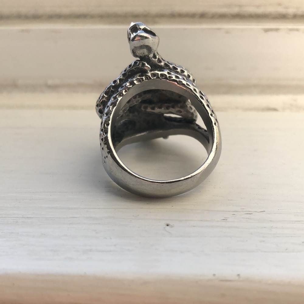 Intertwined Snake Ring 🐍🐍 - Picture 4 of 4